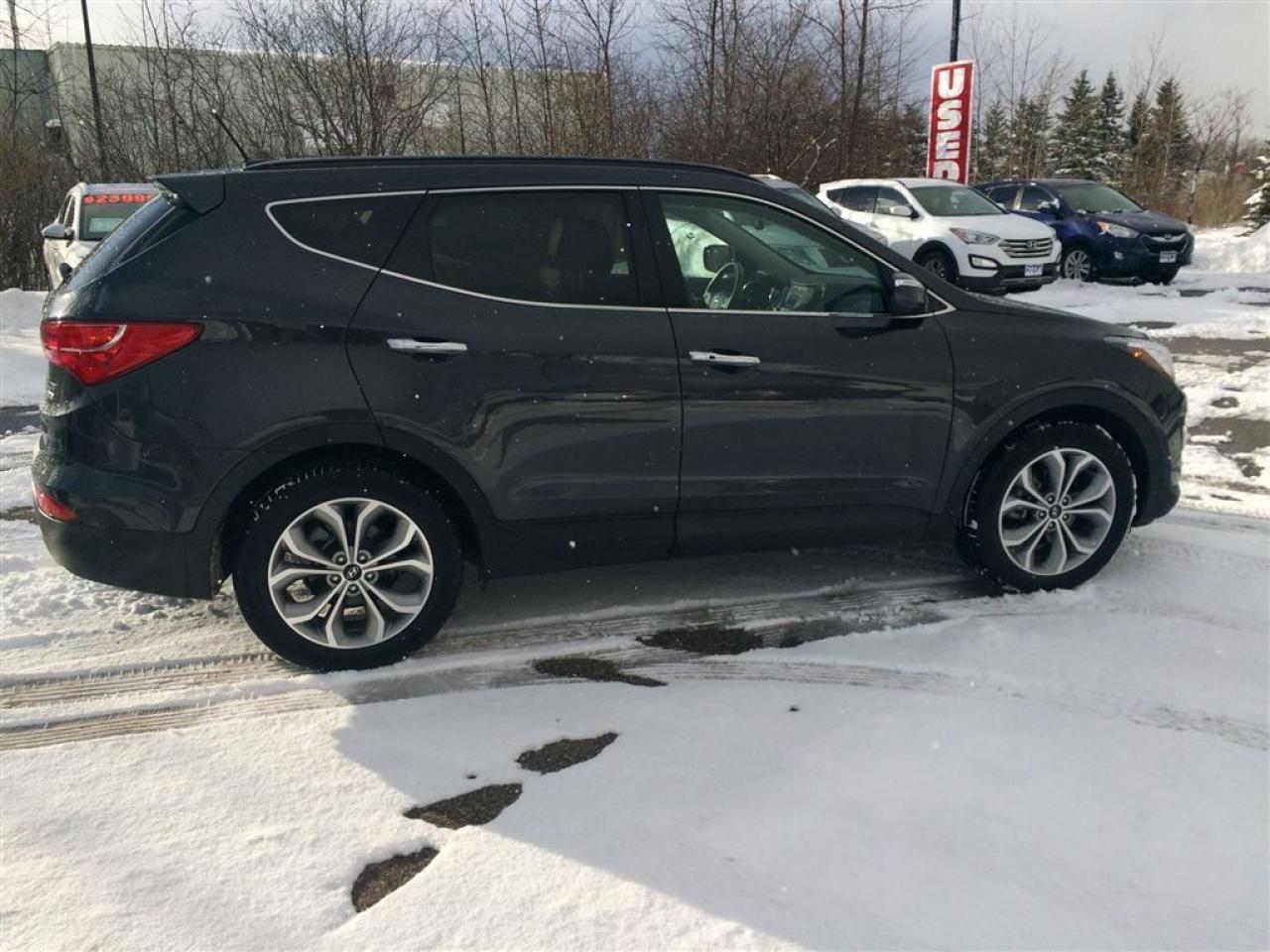 2016 Hyundai Santa Fe Turbo, Leather, Pan Roof!!! Photo