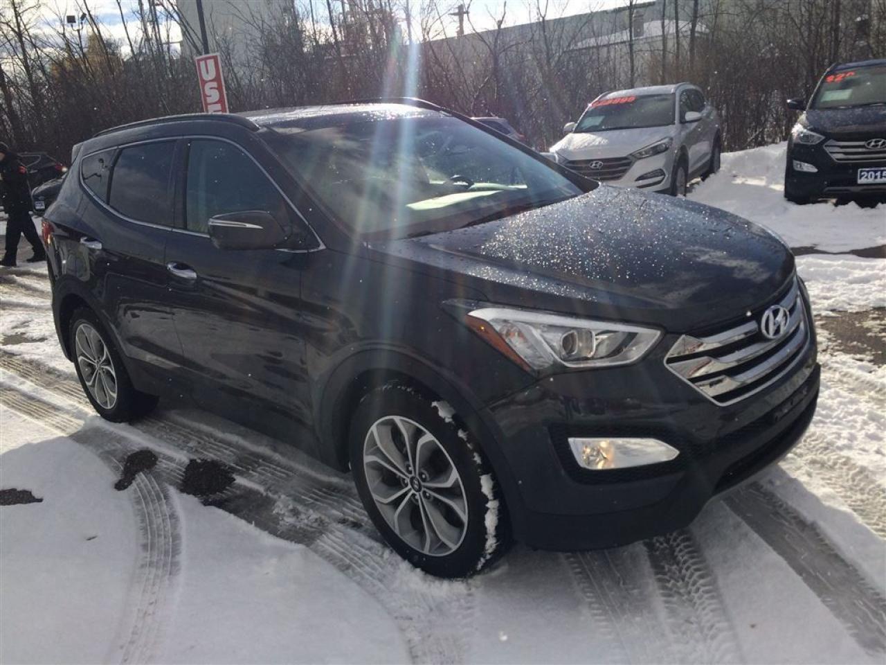 2016 Hyundai Santa Fe Turbo, Leather, Pan Roof!!! Photo