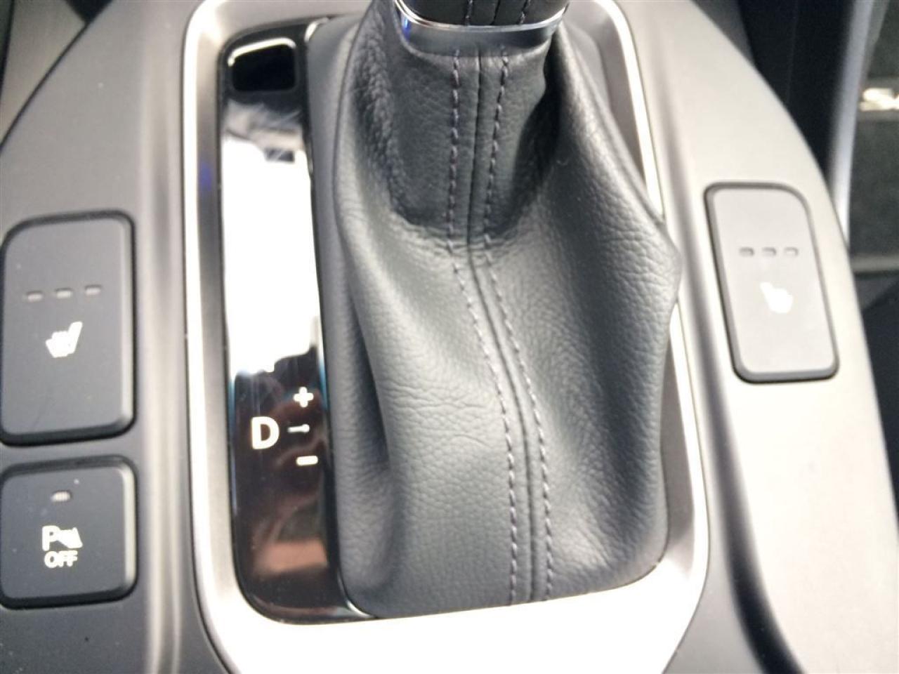 2016 Hyundai Santa Fe Turbo, Leather, Pan Roof!!! Photo