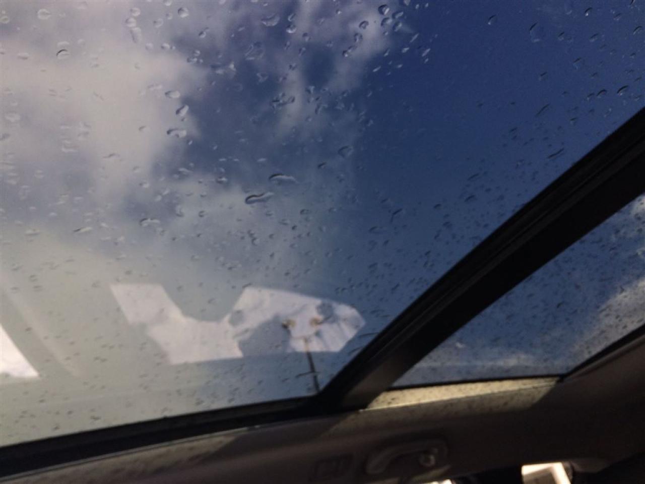 2016 Hyundai Santa Fe Turbo, Leather, Pan Roof!!! Photo