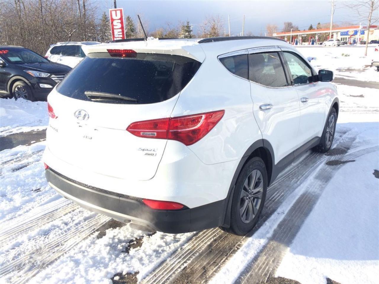 2015 Hyundai Santa Fe Luxury, Leather,Pan roof!!!! Photo4