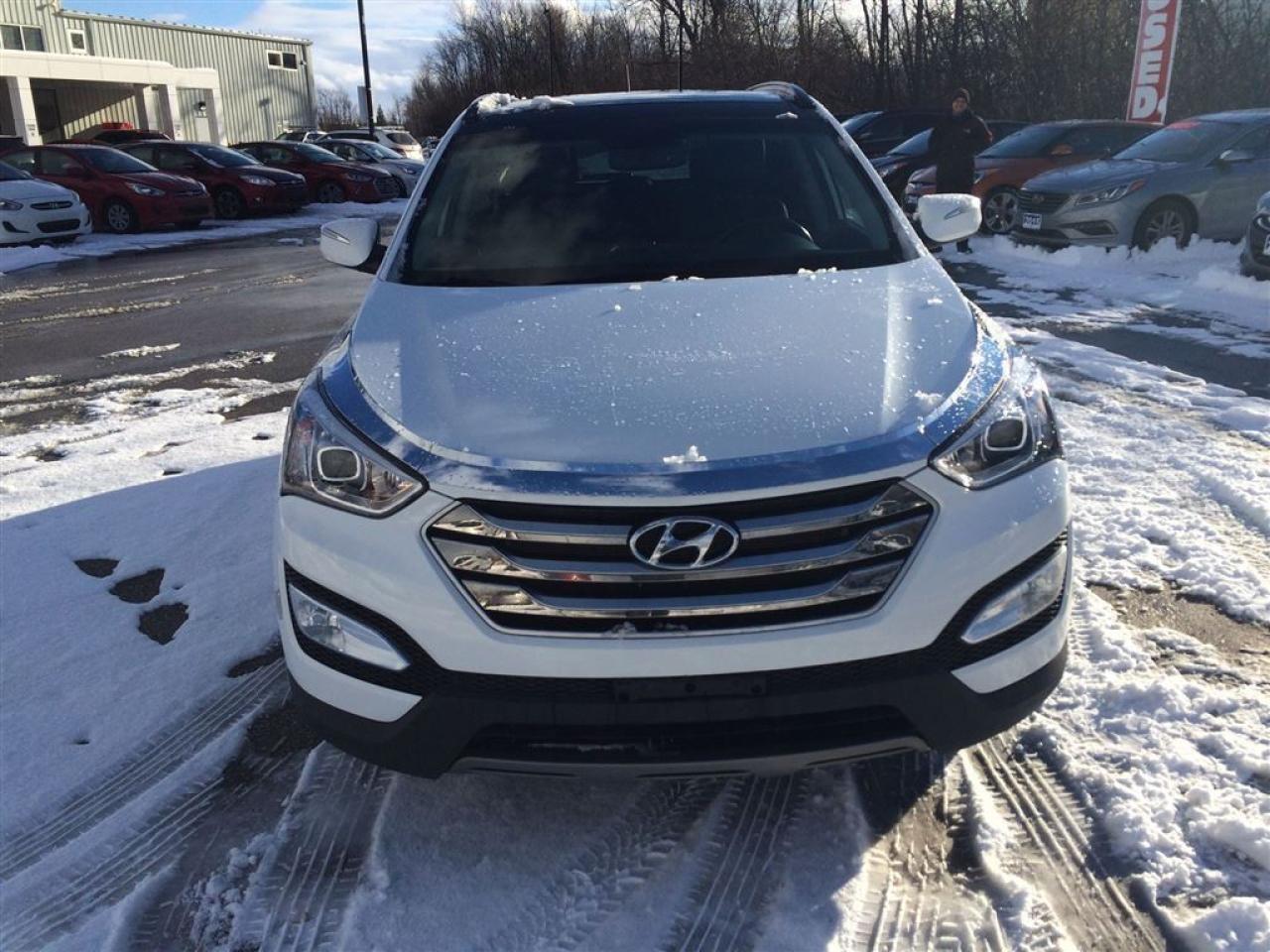 2015 Hyundai Santa Fe Luxury, Leather,Pan roof!!!! Photo