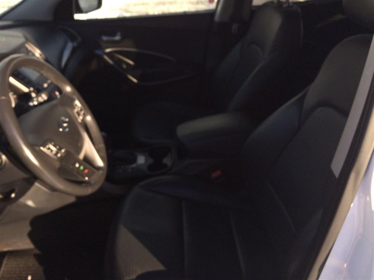 2015 Hyundai Santa Fe Luxury, Leather,Pan roof!!!! Photo
