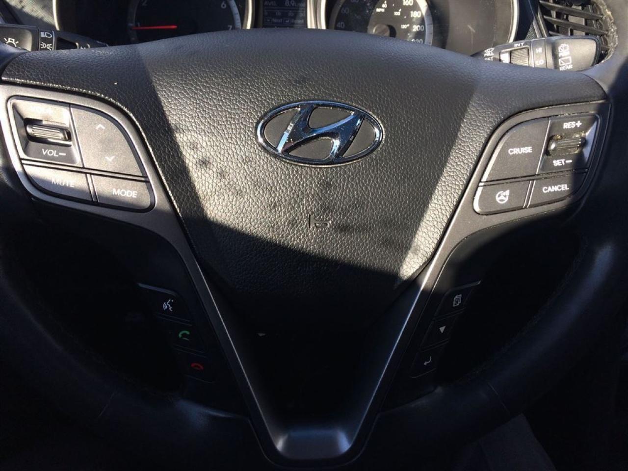 2015 Hyundai Santa Fe Luxury, Leather,Pan roof!!!! Photo