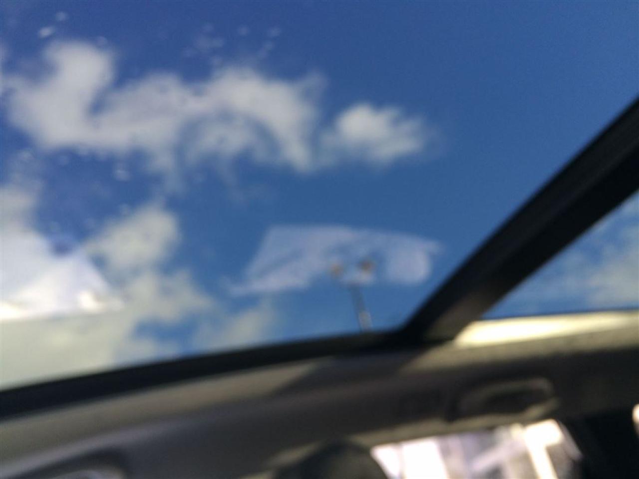 2015 Hyundai Santa Fe Luxury, Leather,Pan roof!!!! Photo