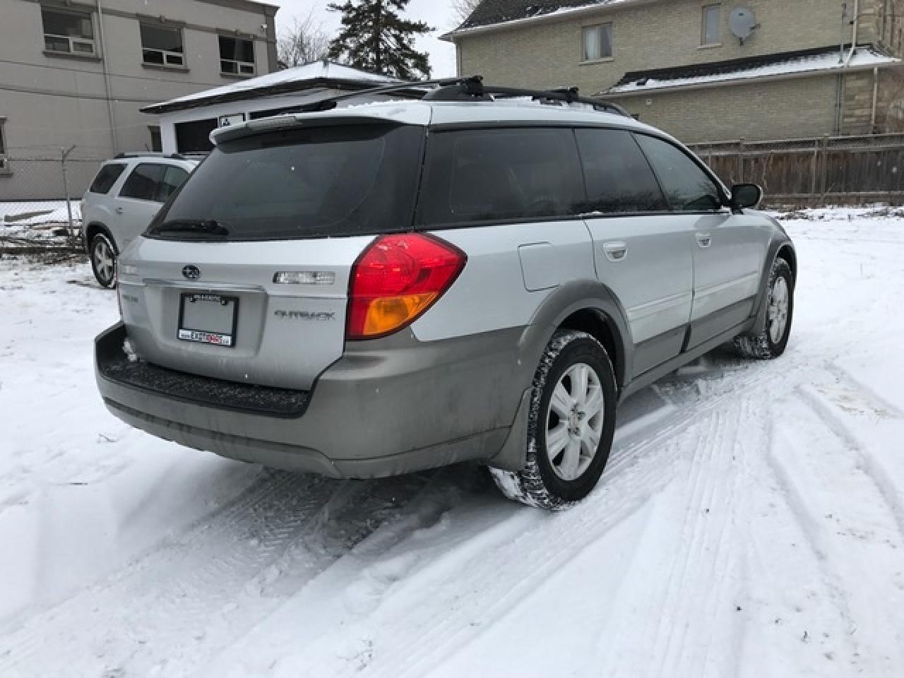 2005 Subaru Outback Leather - No Accidents Photo3