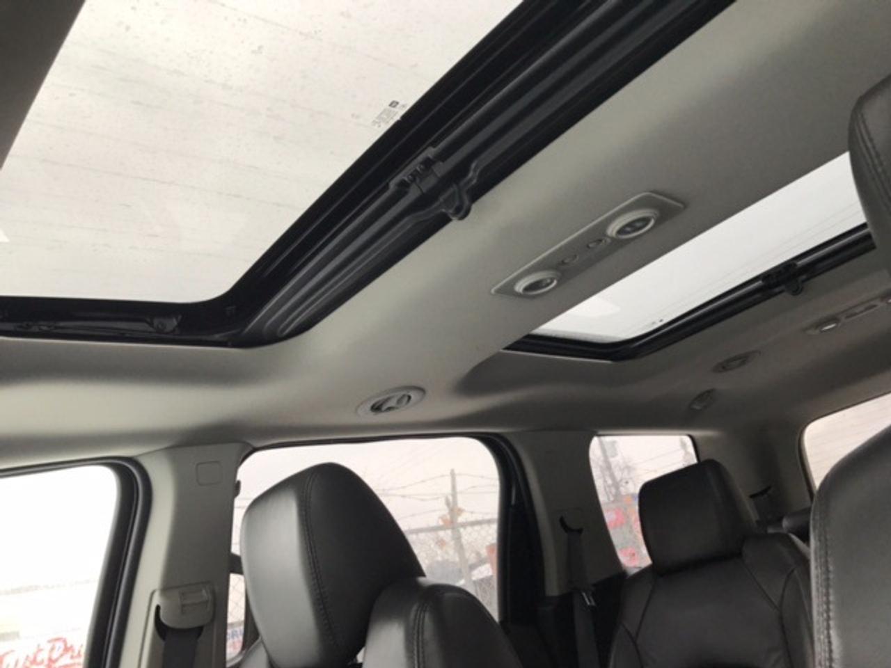 2012 GMC Acadia SLT - FWD - Leather - Photo #4