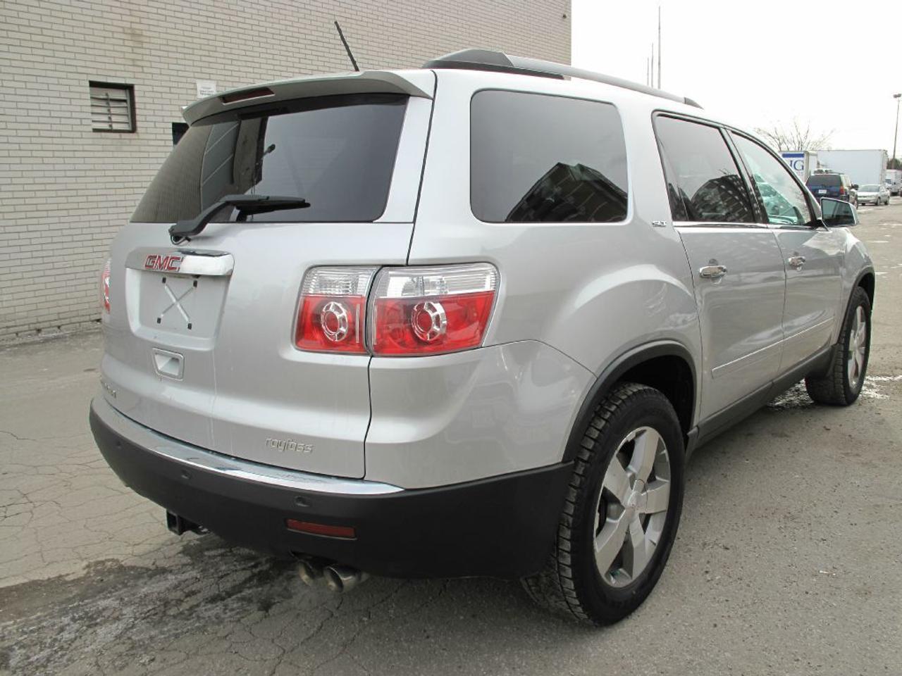 2012 GMC Acadia SLT - FWD - Leather Photo