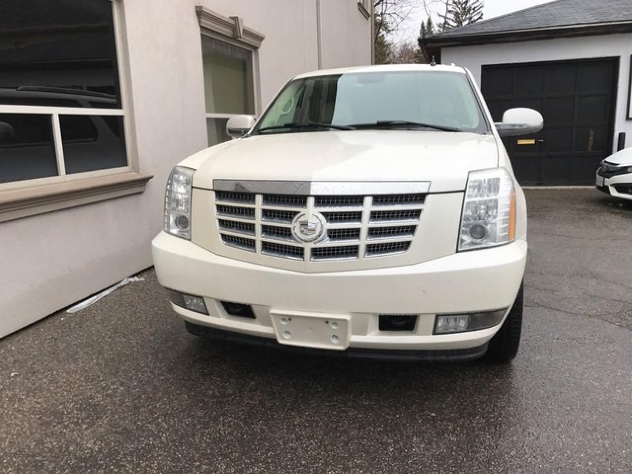 2008 Cadillac Escalade NAV - DVD- 22" RIMS -3 Yr Warranty- Carproof Clean Photo2