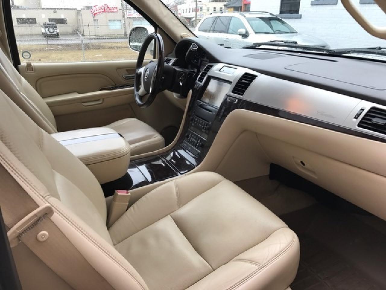 2008 Cadillac Escalade NAV - DVD- 22" RIMS -3 Yr Warranty- Carproof Clean