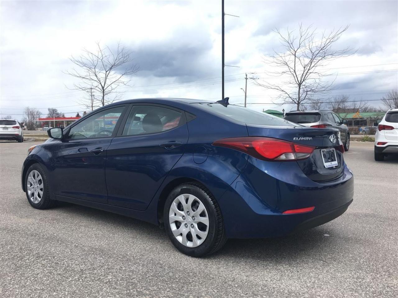 2016 Hyundai Elantra GL AUTO Photo2
