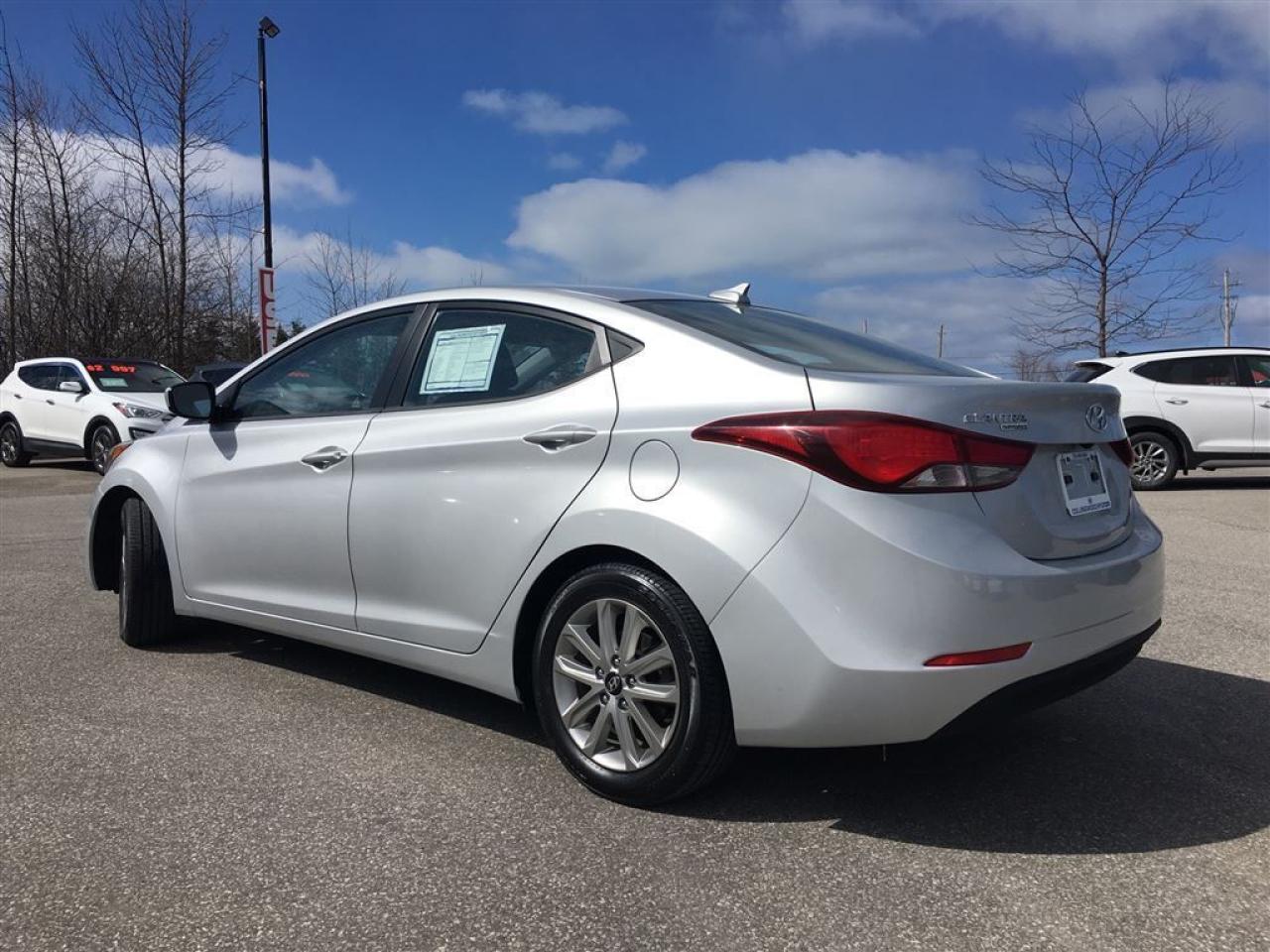 2016 Hyundai Elantra SE Photo2