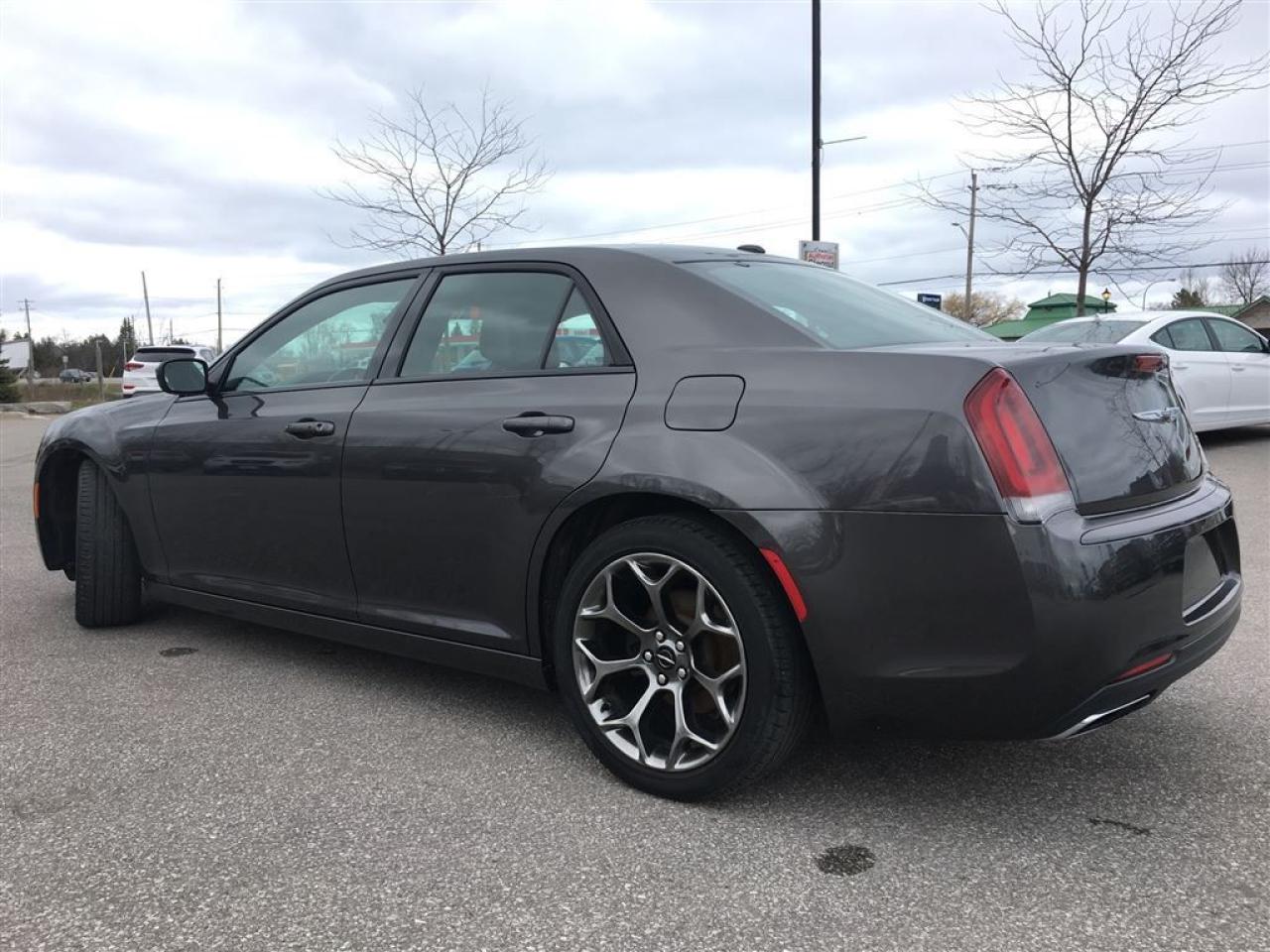 2016 Chrysler 300 S S Photo2