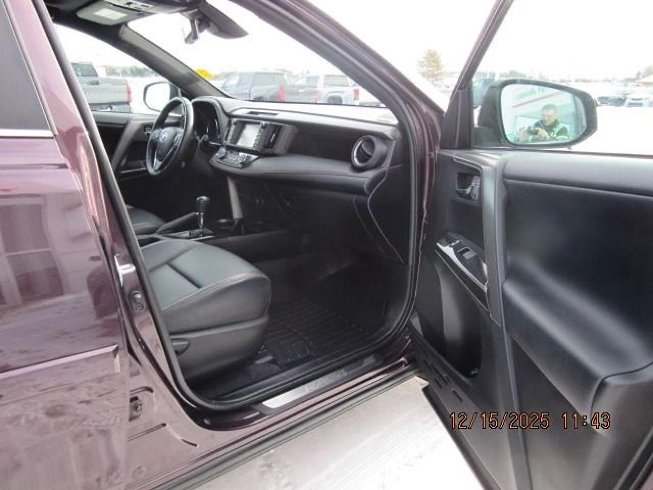 2017 Toyota RAV4 se Photo