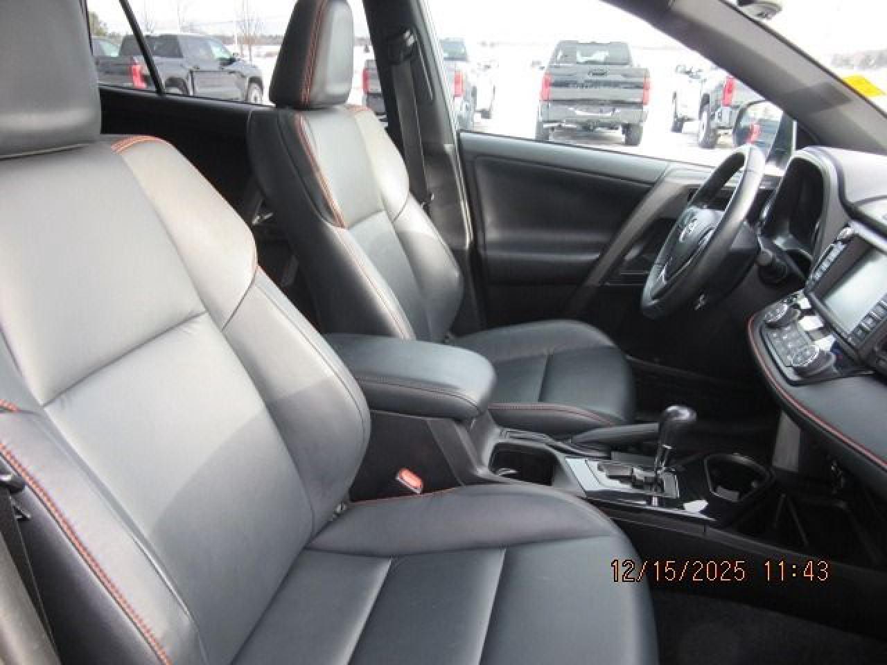 2017 Toyota RAV4 se Photo