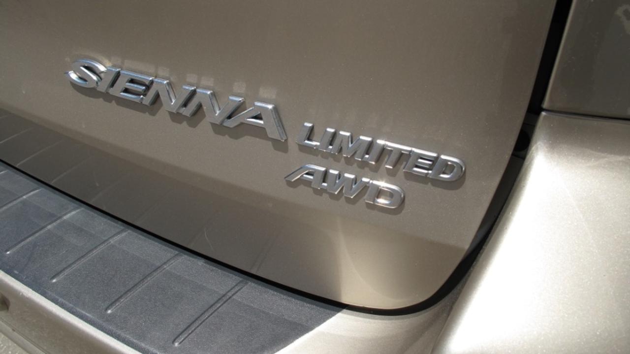 2006 Toyota Sienna XLE LTD AWD! Photo