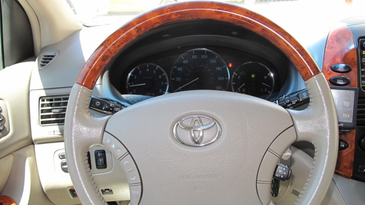 2006 Toyota Sienna XLE LTD AWD! Photo