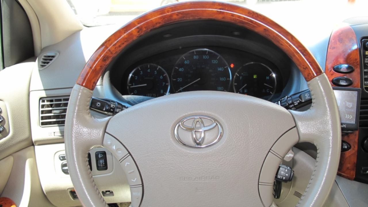 2006 Toyota Sienna XLE LTD AWD! - Photo #16