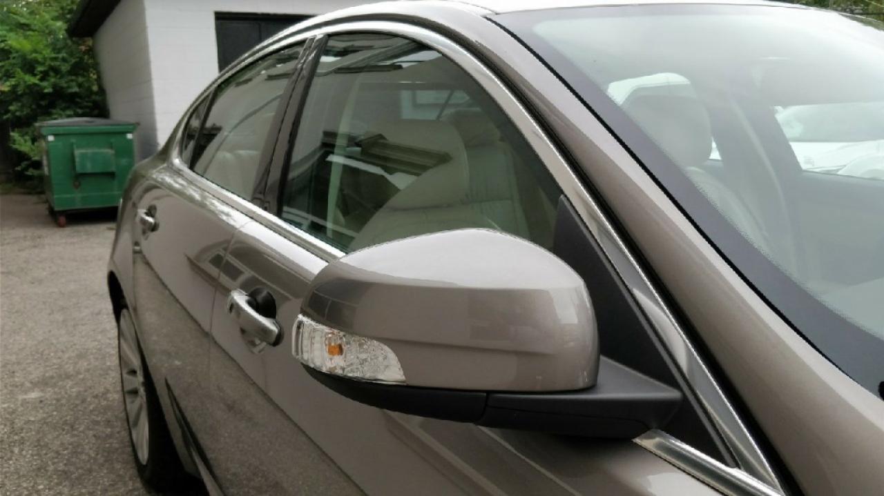 2009 Jaguar XF Legendary British Quality! Photo3