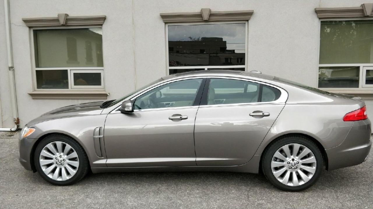 2009 Jaguar XF Legendary British Quality! Photo