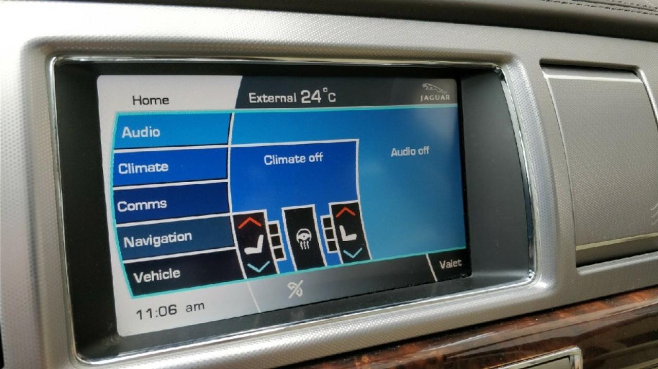 2009 Jaguar XF Legendary British Quality! - Photo #14