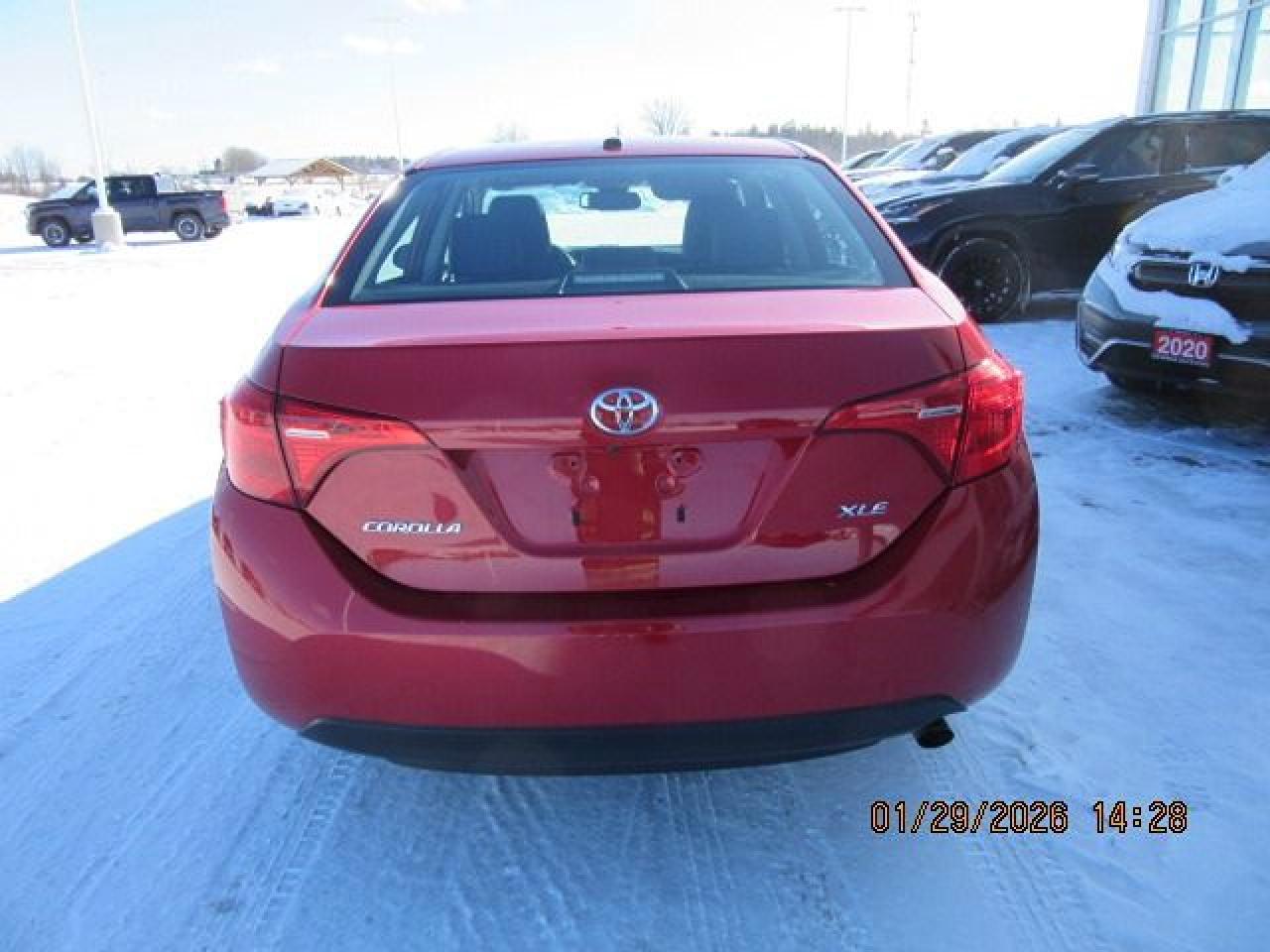 2018 Toyota Corolla XLE Photo4