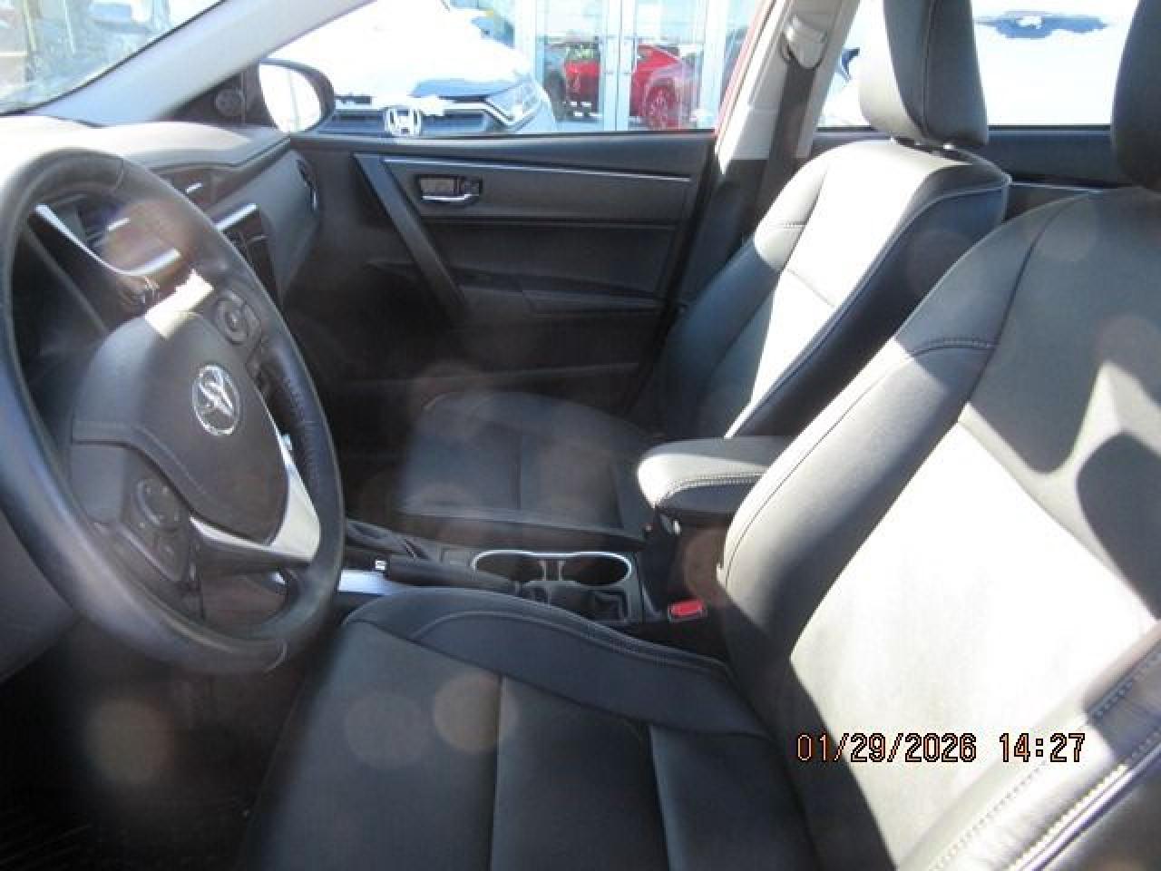 2018 Toyota Corolla XLE Photo