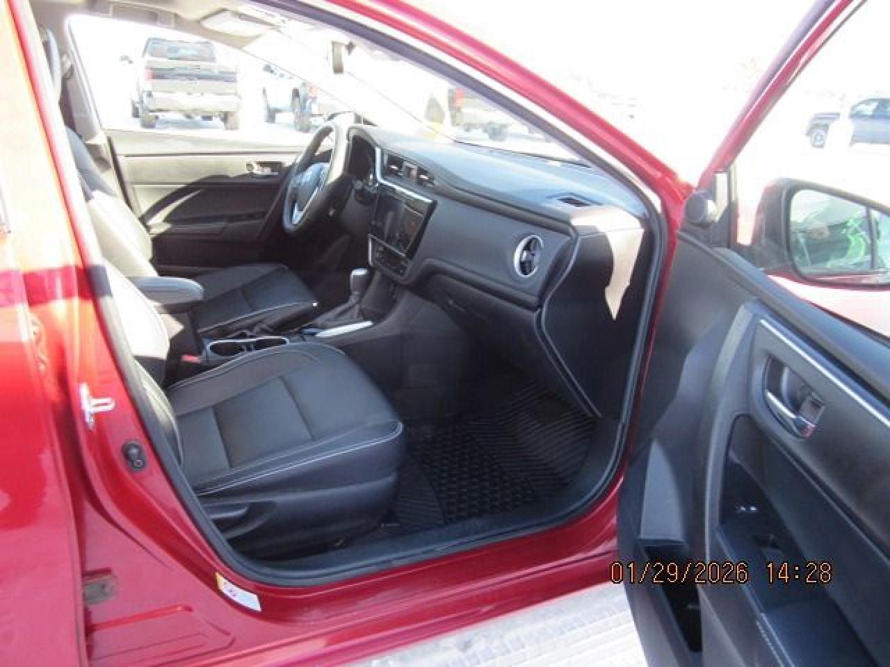 2018 Toyota Corolla XLE Photo