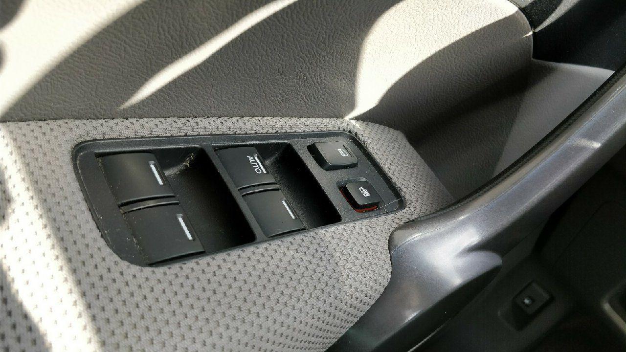 2008 Honda CR-V EX with Sunroof. No accidents! - Photo #14
