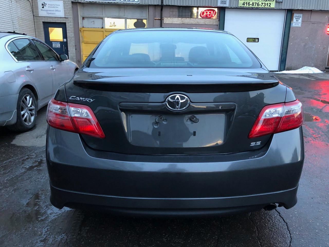 2007 Toyota Camry SE • 4 CYL • Winters •  No Accidents! - Photo #4