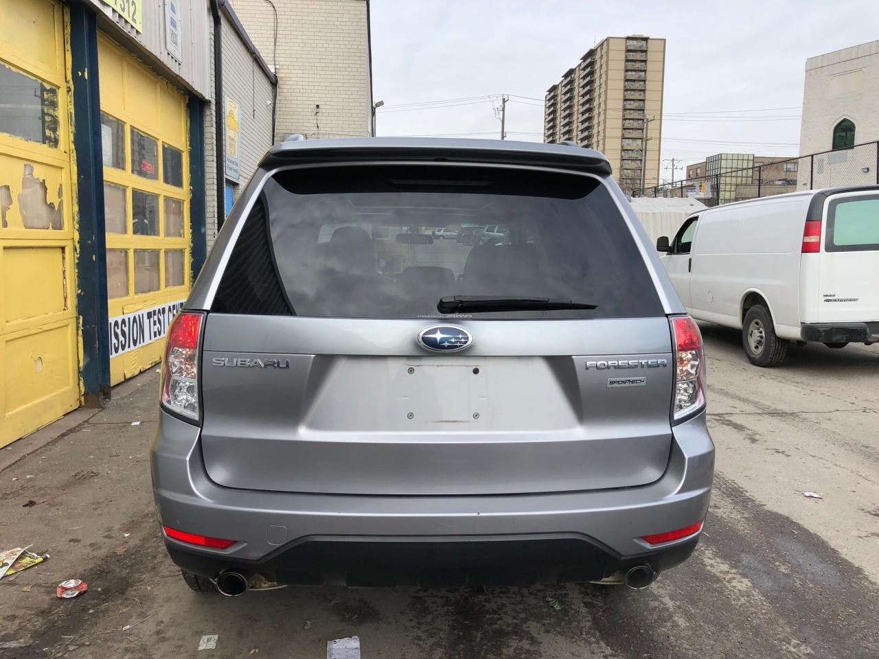 2010 Subaru Forester SportTech with Nav! Low Mileage! No Accidents! Photo4