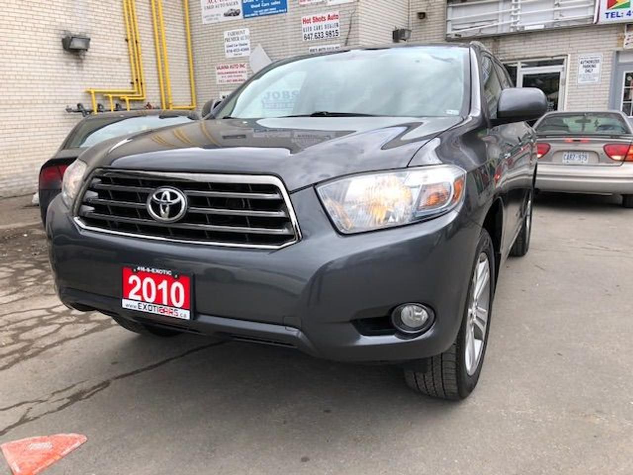 2010 Toyota Highlander Sport, Leather, Sunroof, Low Mileage! - Photo #6