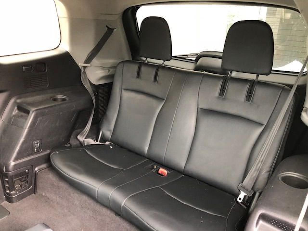 2010 Toyota Highlander Sport, Leather, Sunroof, Low Mileage! - Photo #10