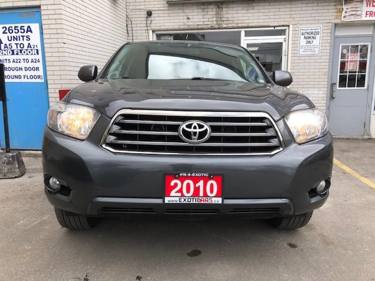 2010 Toyota Highlander Sport, Leather, Sunroof, Low Mileage! - Photo #15
