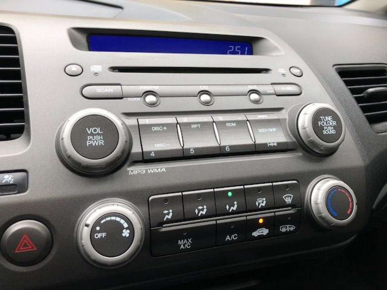 2011 Honda Civic SE • Low km • No Accidents - Photo #16