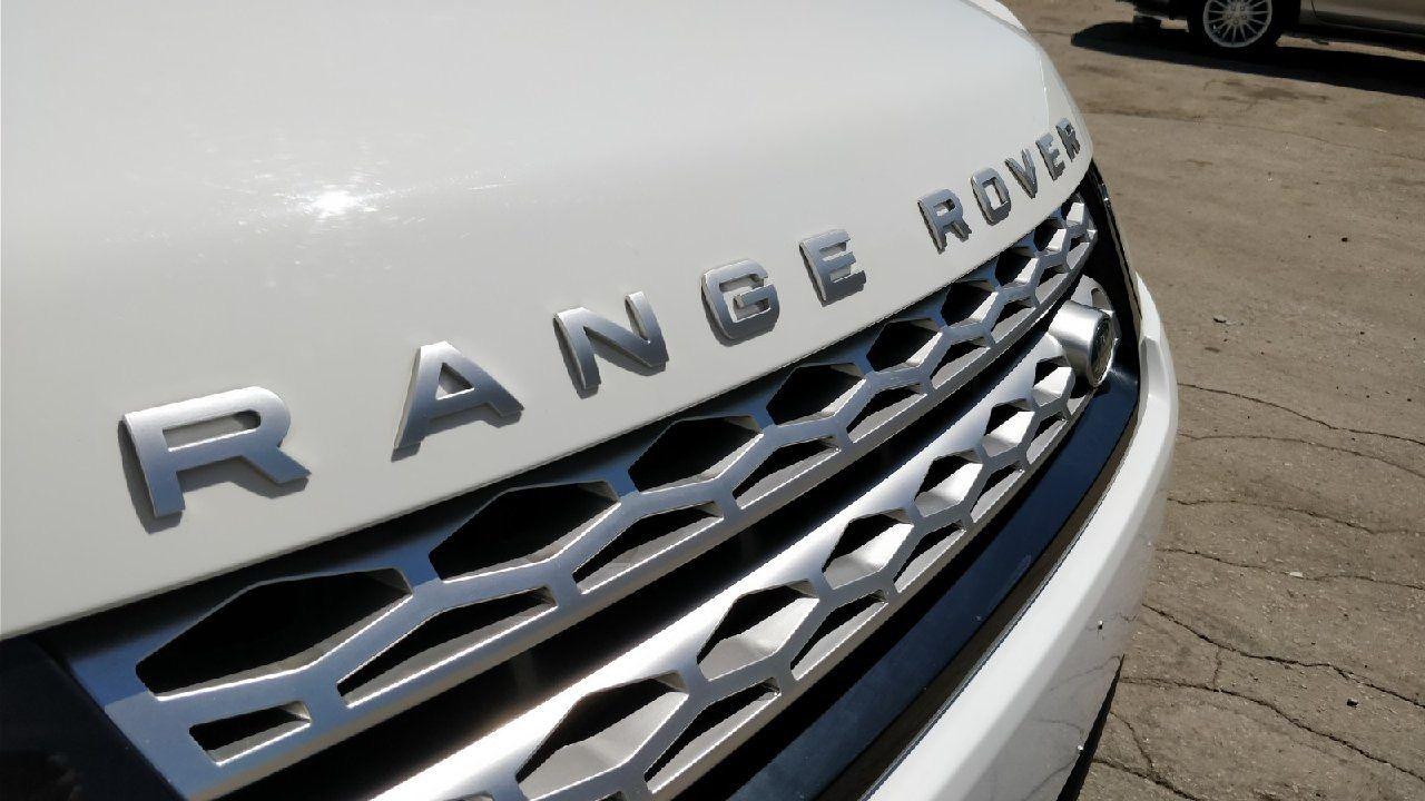2015 Land Rover Range Rover Sport HSE • 7 Passenger • Low Km • No Accidents Photo