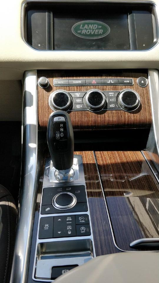 2015 Land Rover Range Rover Sport HSE • 7 Passenger • Low Km • No Accidents Photo
