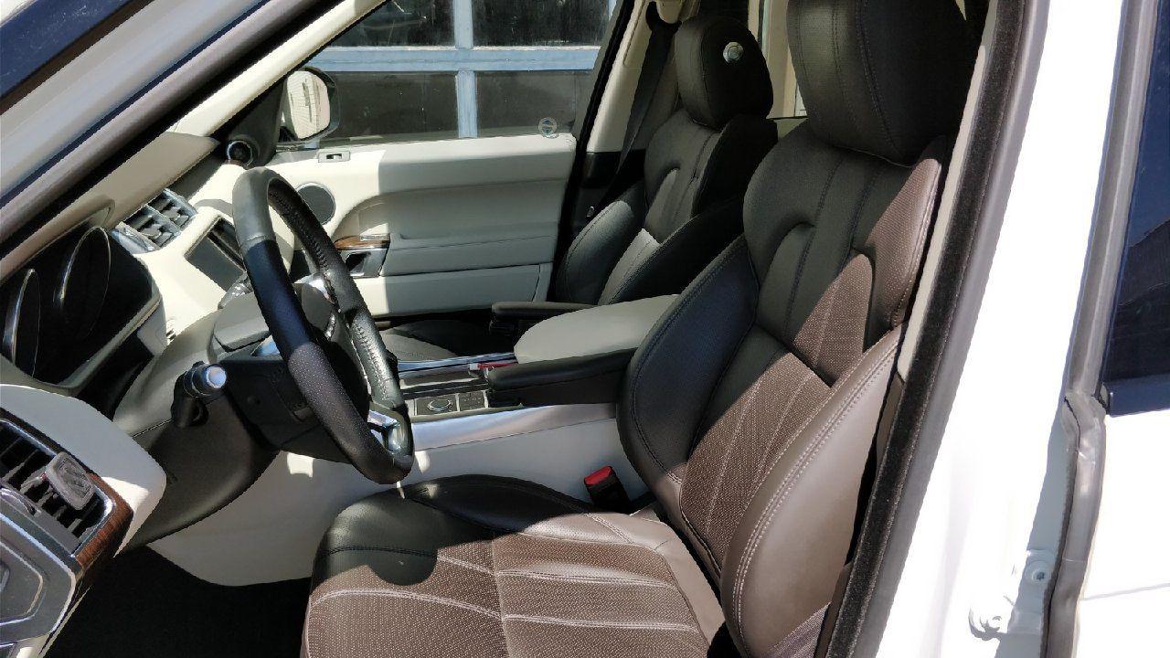 2015 Land Rover Range Rover Sport HSE • 7 Passenger • Low Km • No Accidents Photo