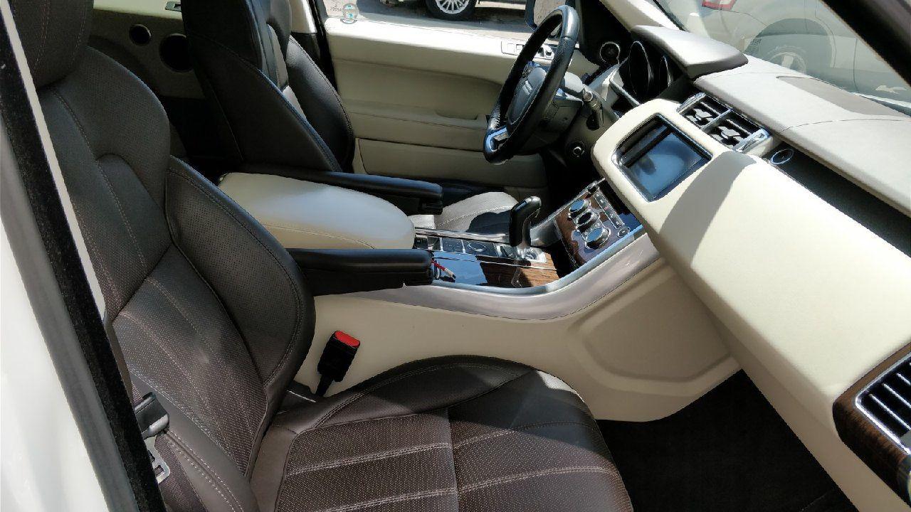 2015 Land Rover Range Rover Sport HSE • 7 Passenger • Low Km • No Accidents Photo