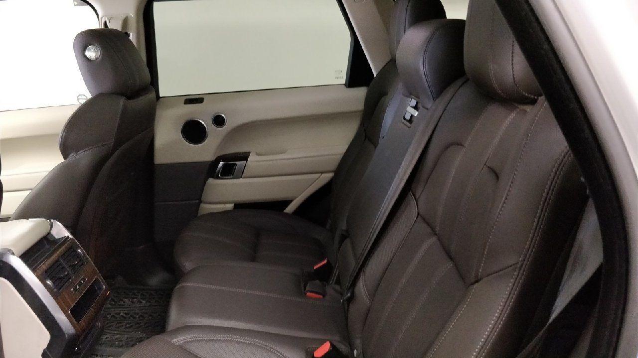 2015 Land Rover Range Rover Sport HSE • 7 Passenger • Low Km • No Accidents Photo