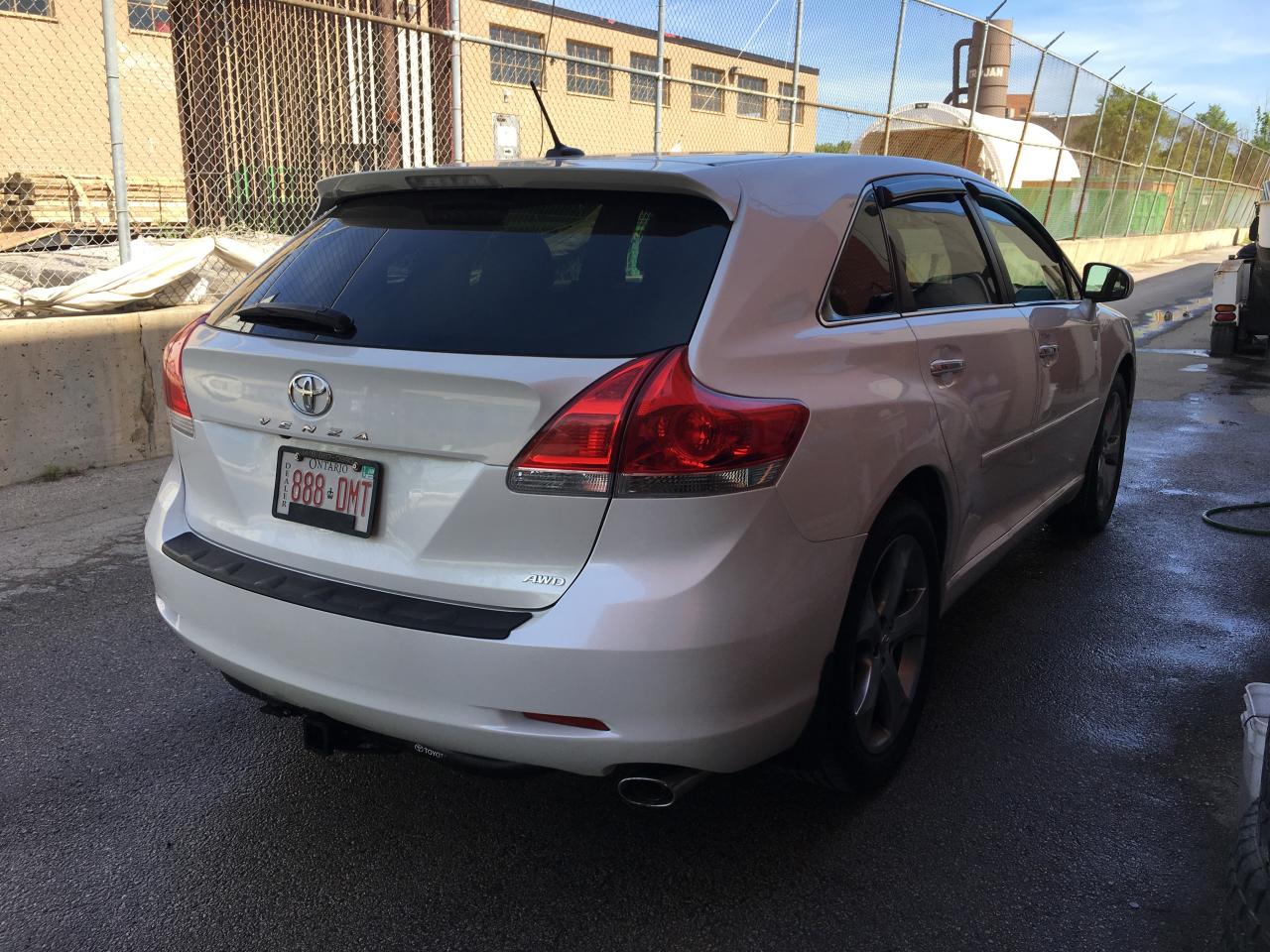 2011 Toyota Venza LIMITED Photo2