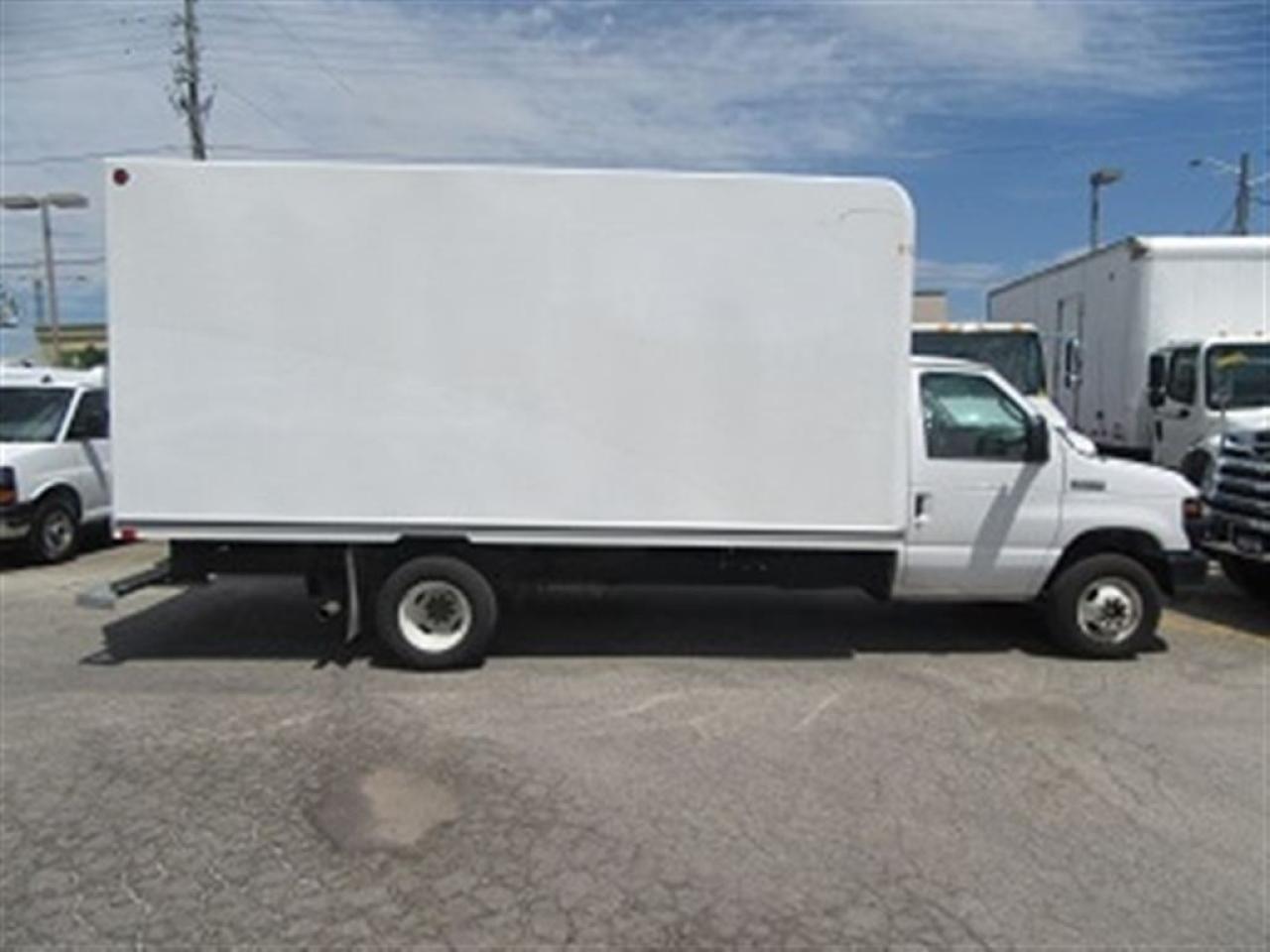 Used 2017 Ford E450 16 FT GAS UNICELL BOX CUBE VAN for Sale in Richmond Hill, Ontario Carpages.ca