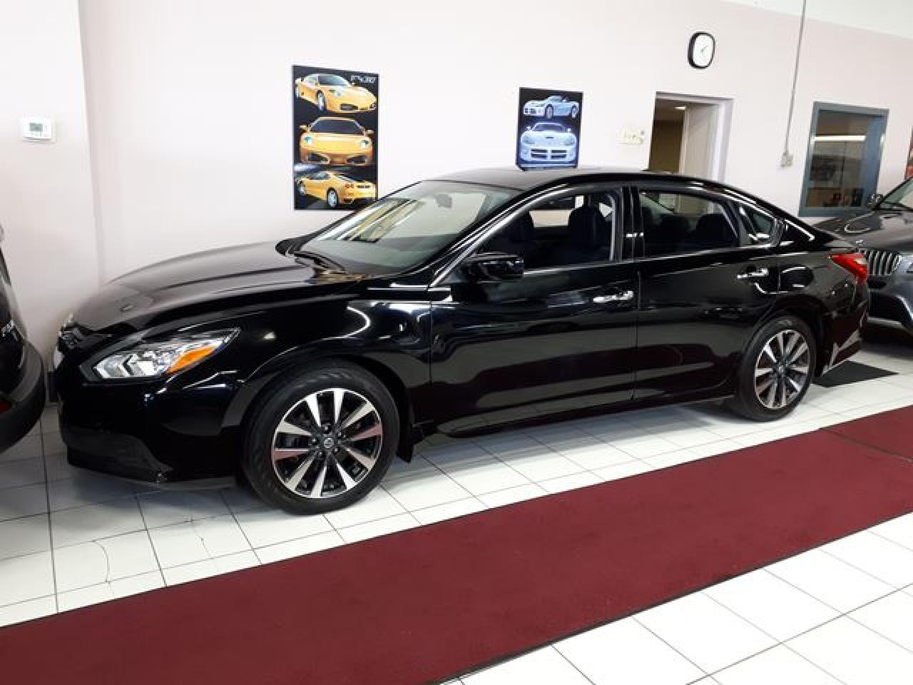 Used 2016 Nissan Altima 2.5 SV for sale in Etobicoke, ON