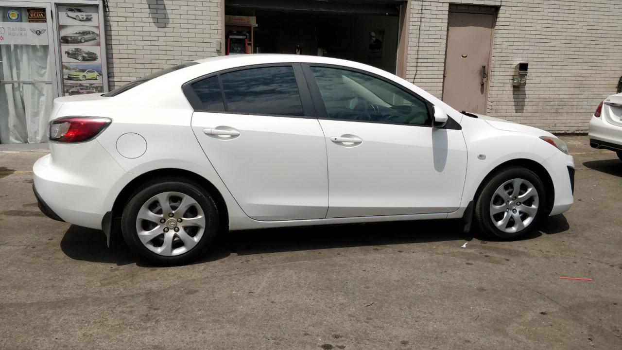 2010 Mazda MAZDA3 GX • No Accidents! Auto! Photo4