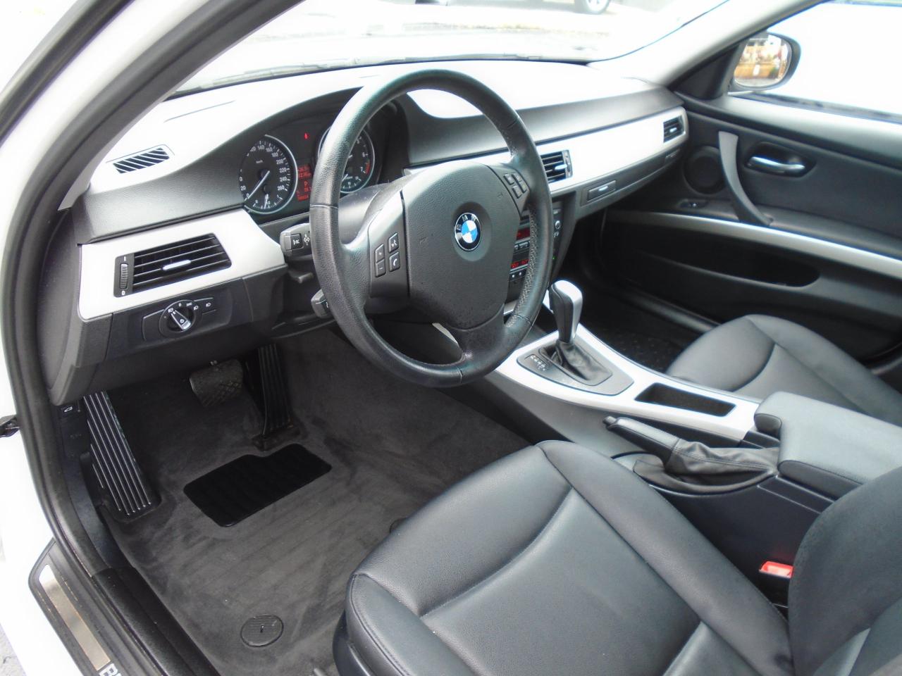2011 BMW 3 Series 323i INTERNET SALE $500 REBATE - Photo #12