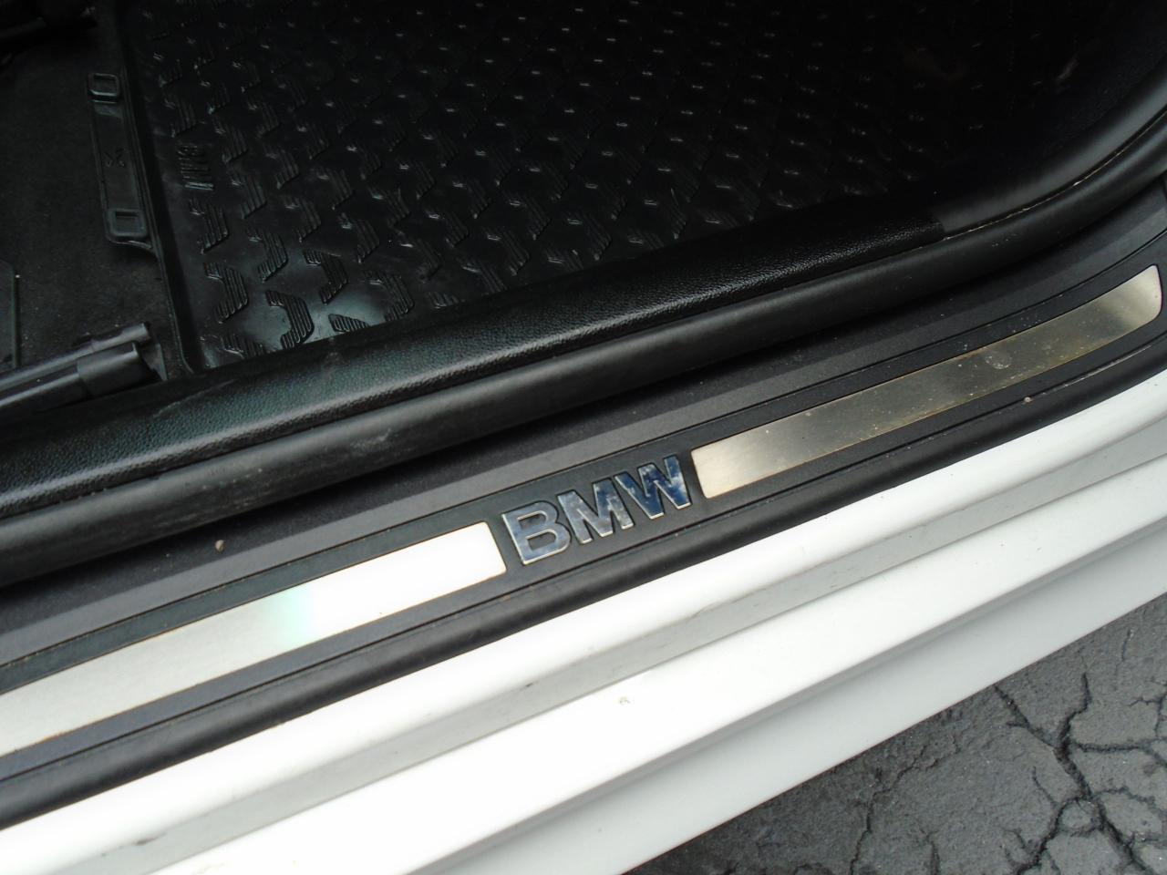 2011 BMW 3 Series 323i INTERNET SALE $500 REBATE - Photo #25