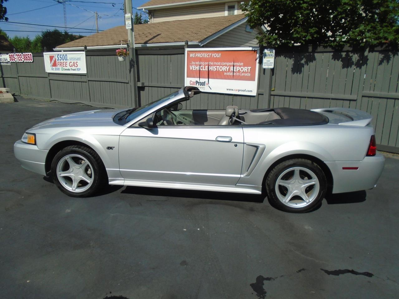 2000 Ford Mustang GT - Photo #2