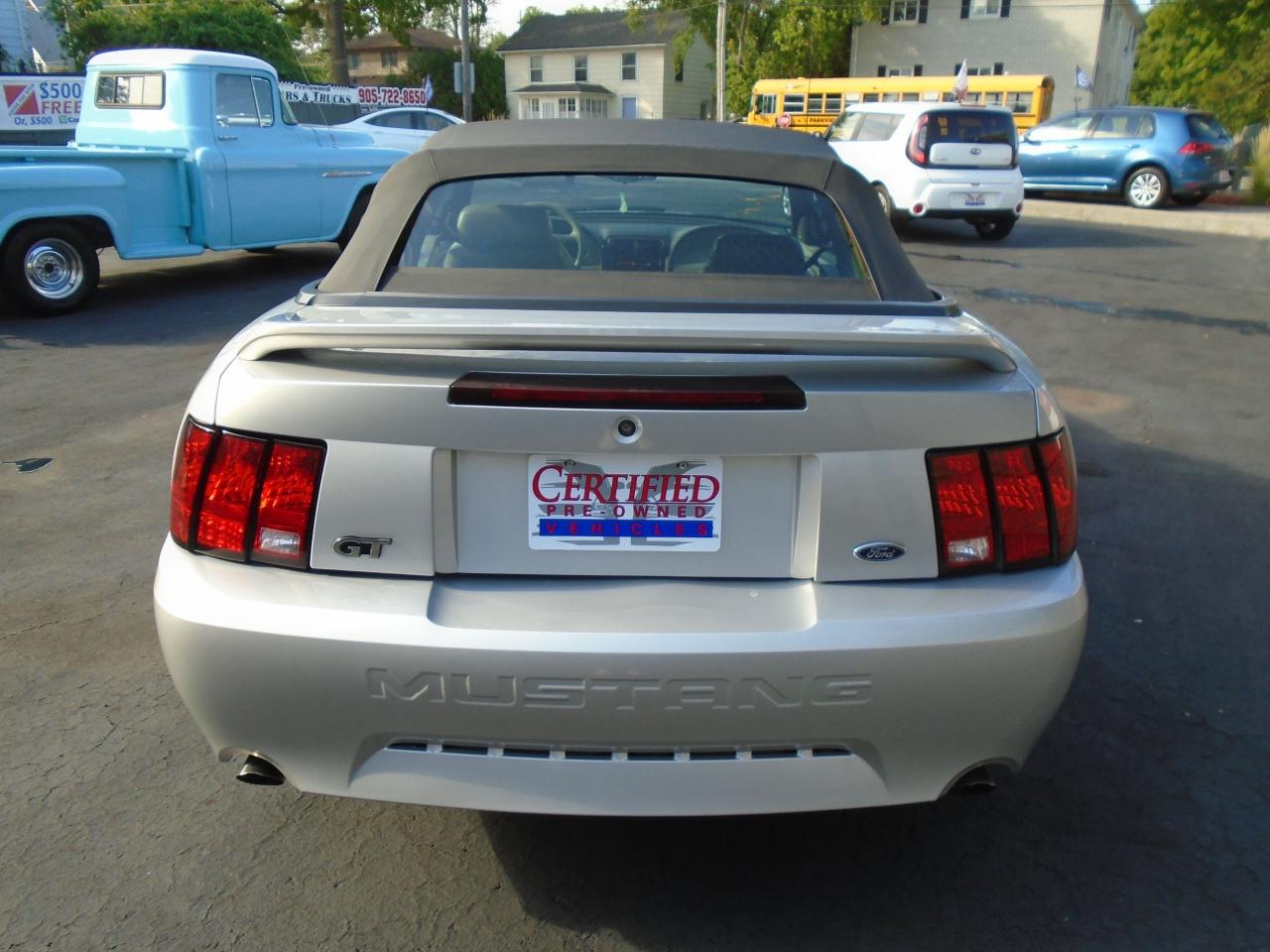2000 Ford Mustang GT - Photo #17