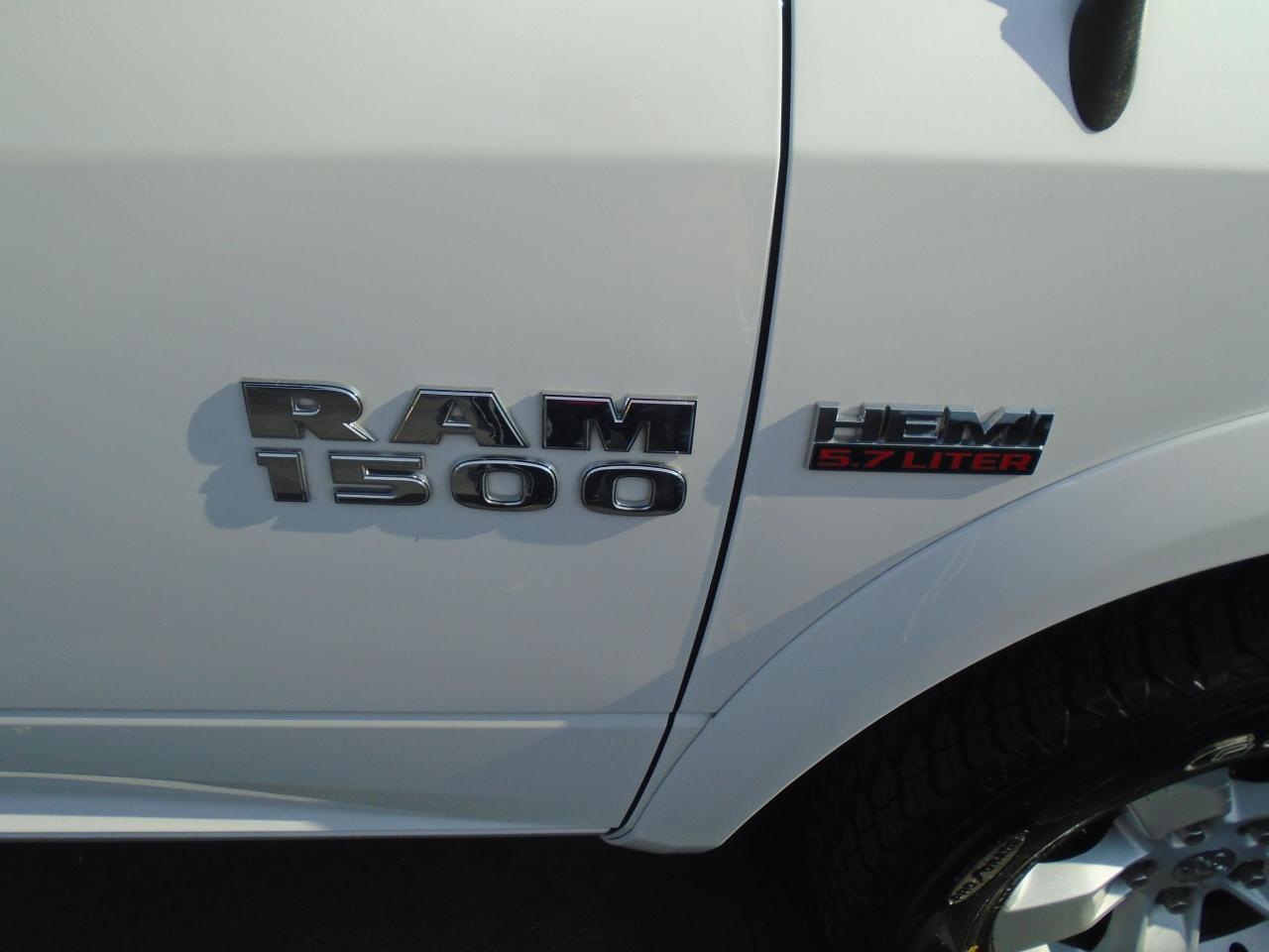 2017 RAM 1500 OUTDOORSMAN - Photo #9