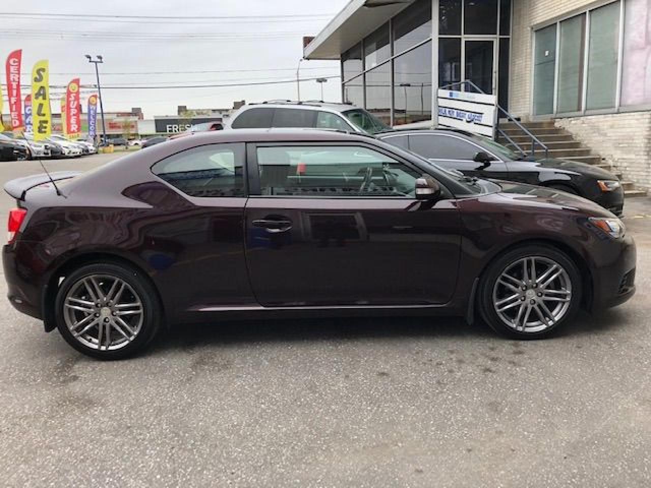 2011 Scion tC Automatic, Loaded! Low Low Mileage! Photo4